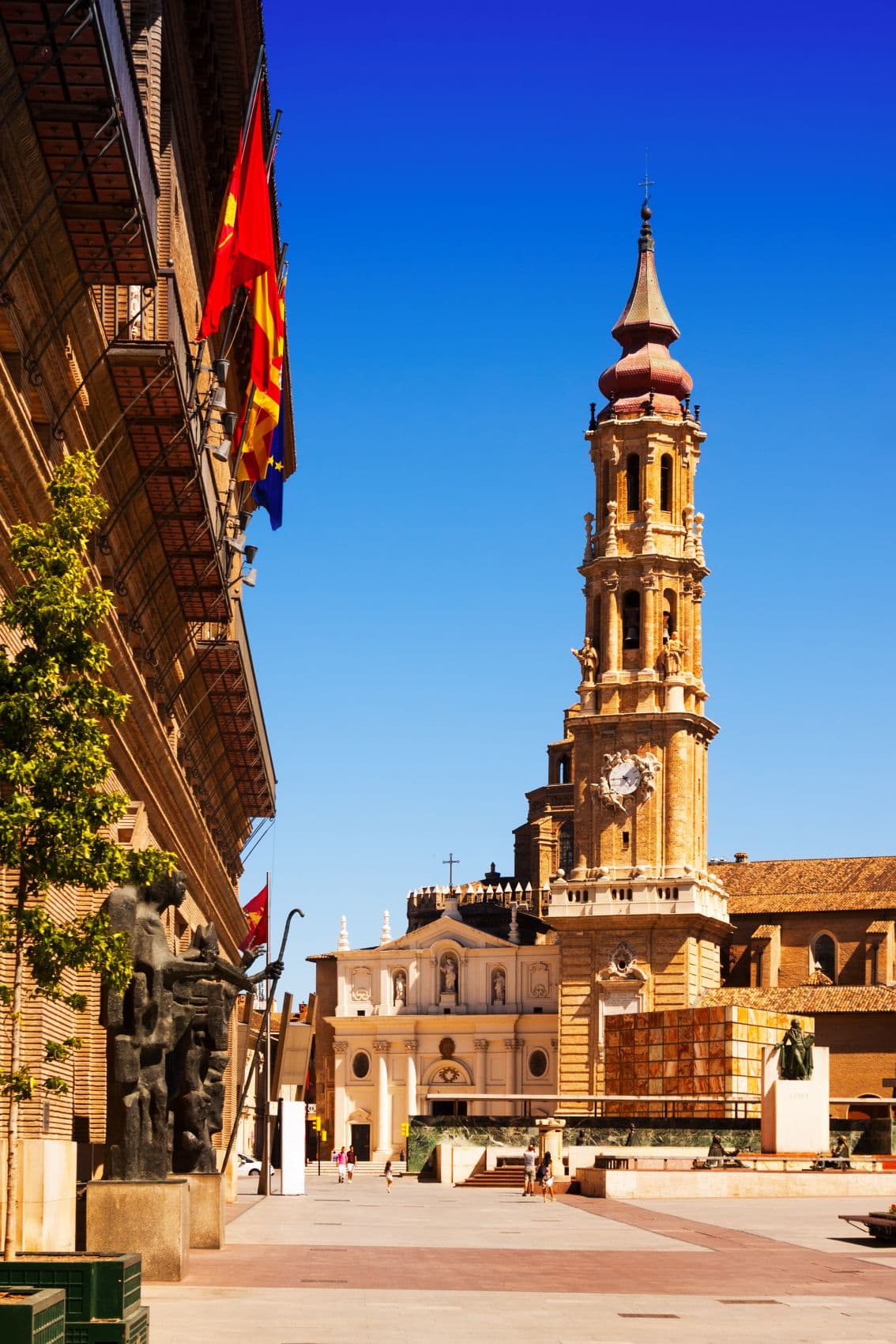 Blick auf die Kathedrale La Seo (San Salvador) in Saragossa 