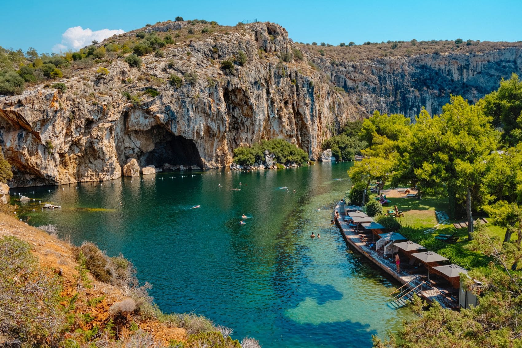Lake Vouliagmeni in der Nähe von Athen