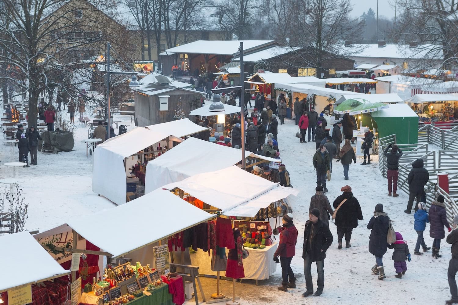 Weihnachtsmarkt in Berlin an der Domäne Dahlem