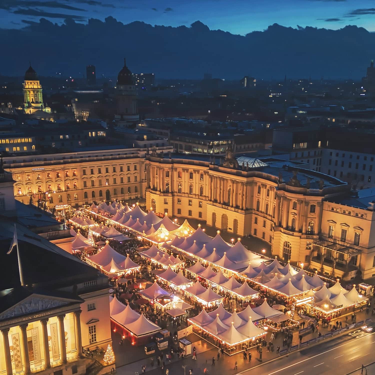 der Weihnachtszauber Gendarmenmarkt von oben
