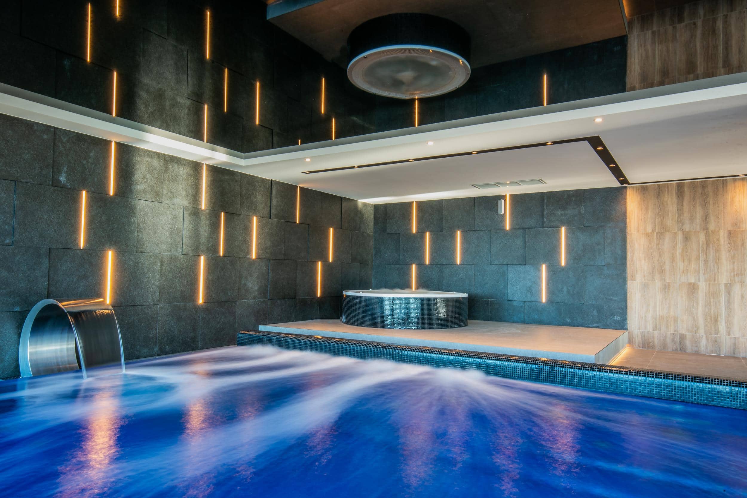 Der Pool des Hotels.