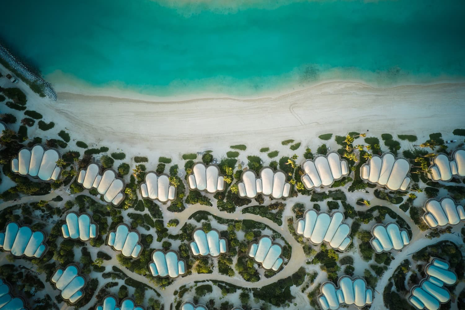 Drohnenaufnahme des InterContinental Resort in Saudi-Arabien
