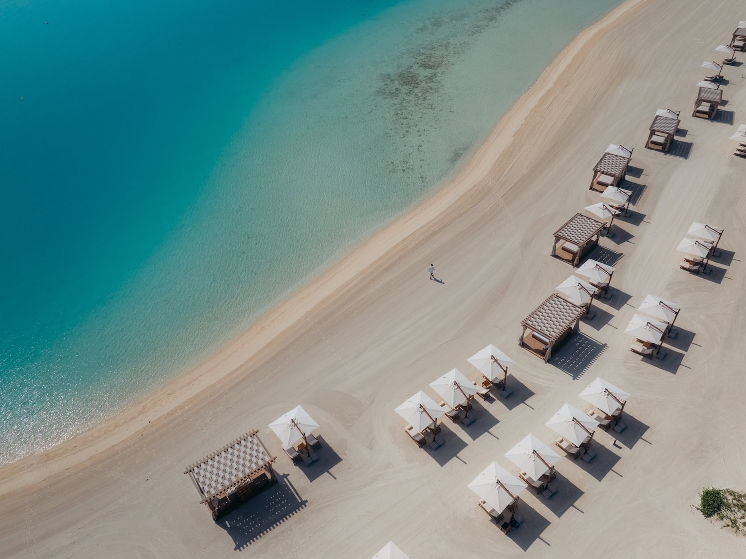 Strand des St. Regis am Roten Meer in Saudi-Arabien