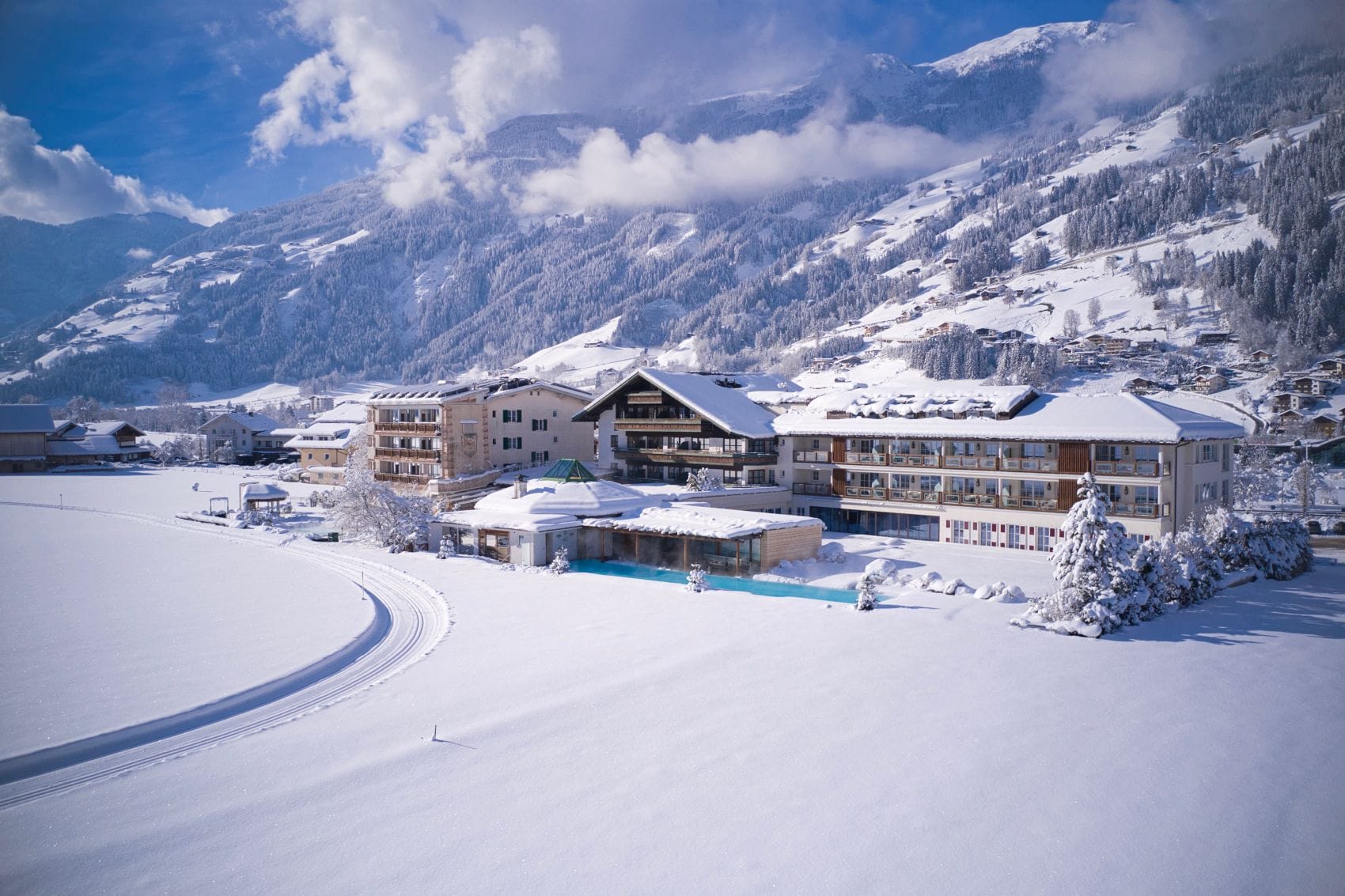 Hotel Theresa, Zell am Ziller, aus der Vogelperspektive