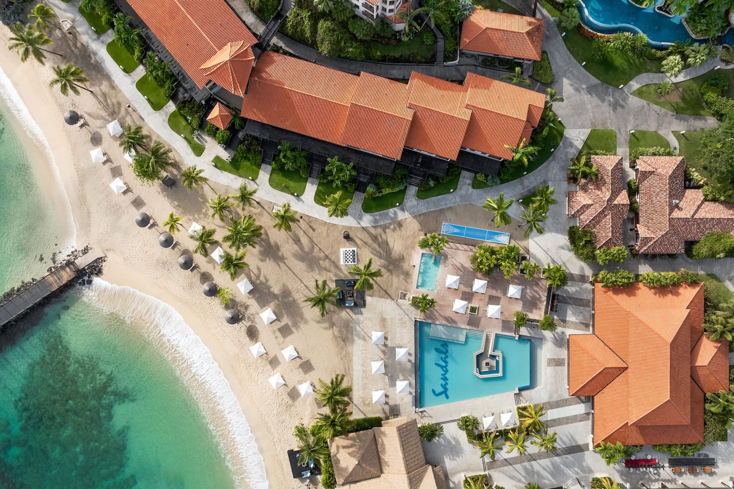 Poollandschaft der Sandals in der Karibik