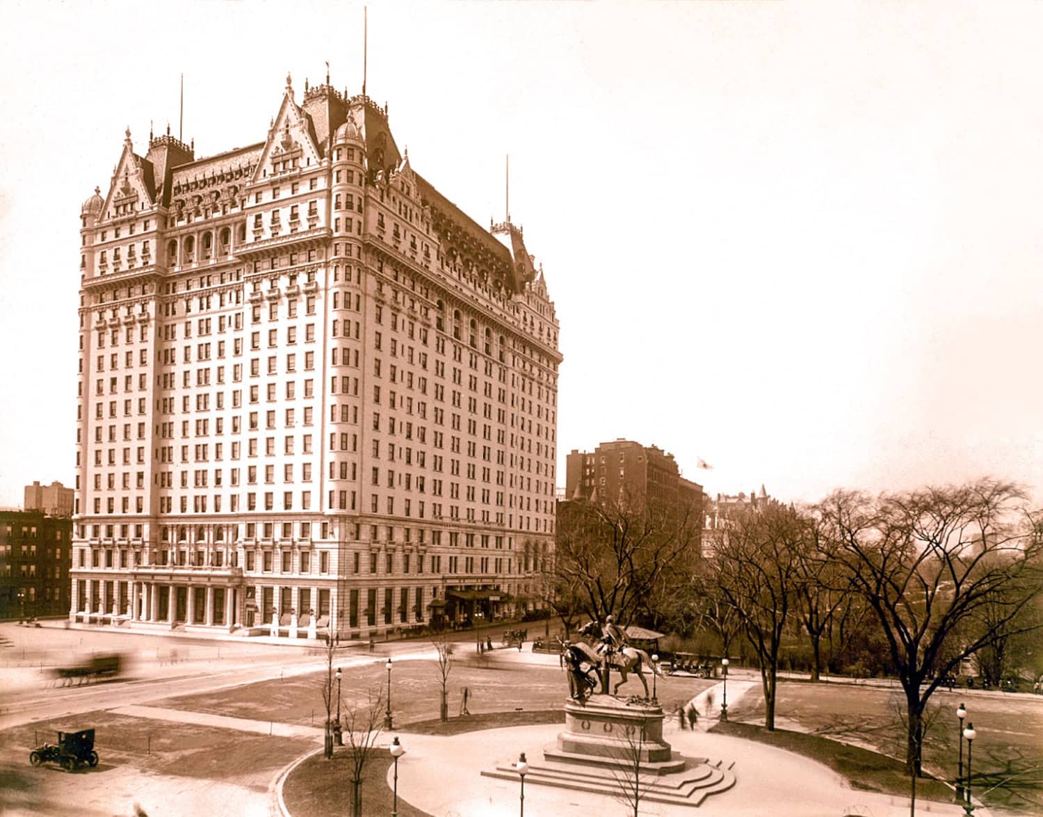 Das Plaza Hotel in New York auf einer historischen Aufnahme