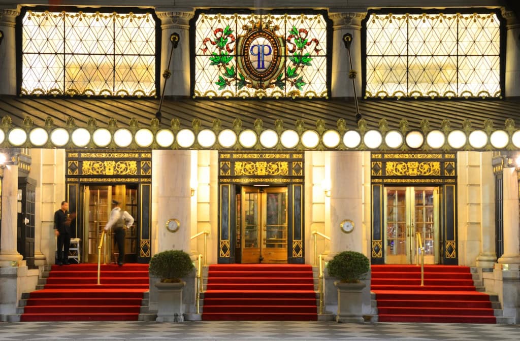 Eingang des Plaza Hotel in New York