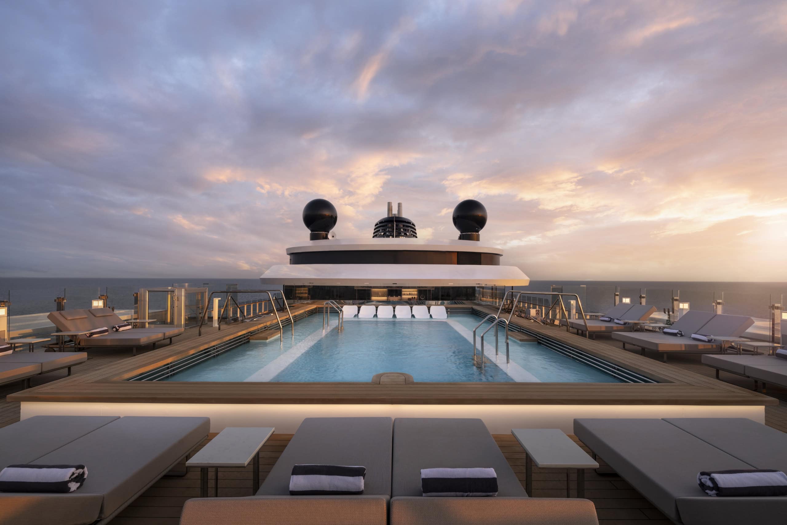 Der Pool auf der Ritz-Carlton Ilma.
