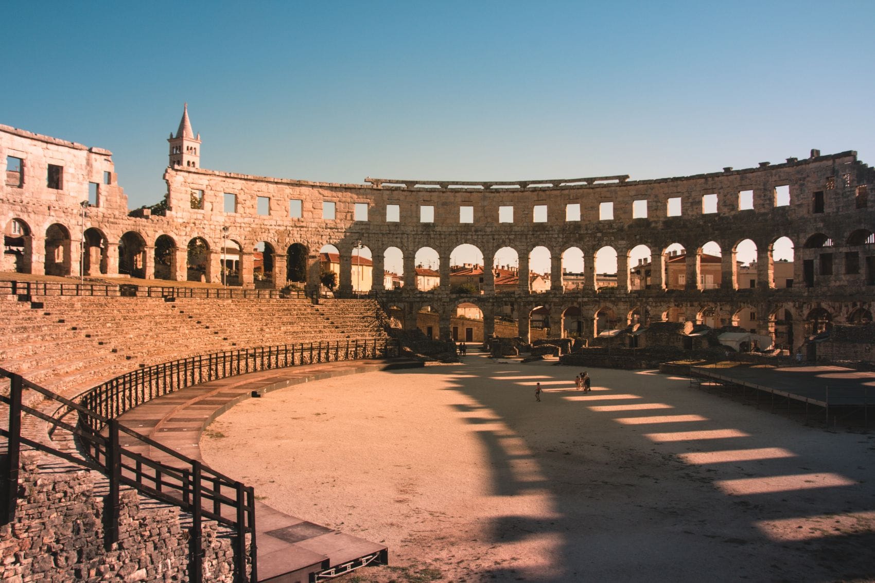 Sehenswürdigkeit der Stadt: das Amphitheater von Pula