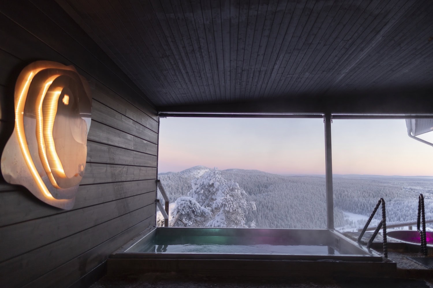 Sauna mit Ausblick im Eat & Heat in Ruka-Kuusamo im Winter