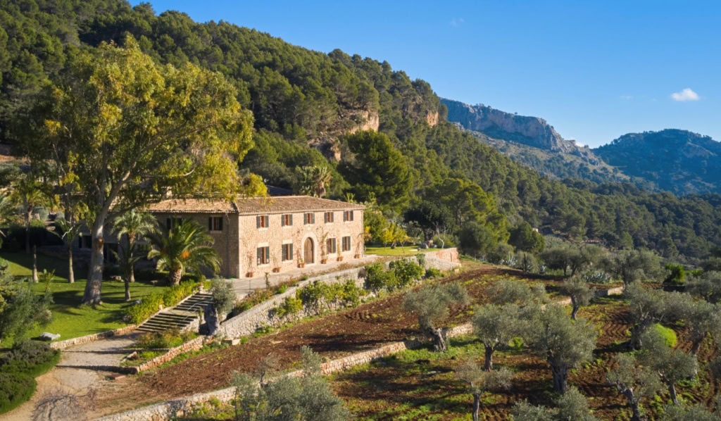 Fassade und Grundstück des Vestige Son Veri auf Mallorca