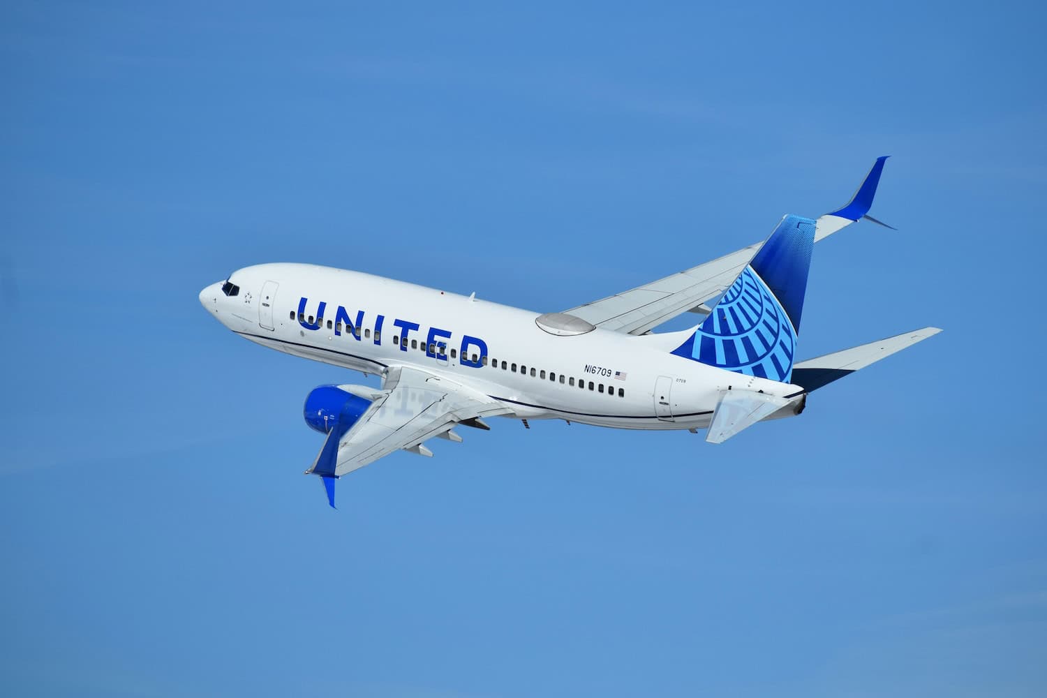 Flugzeug von United Airlines in der Luft