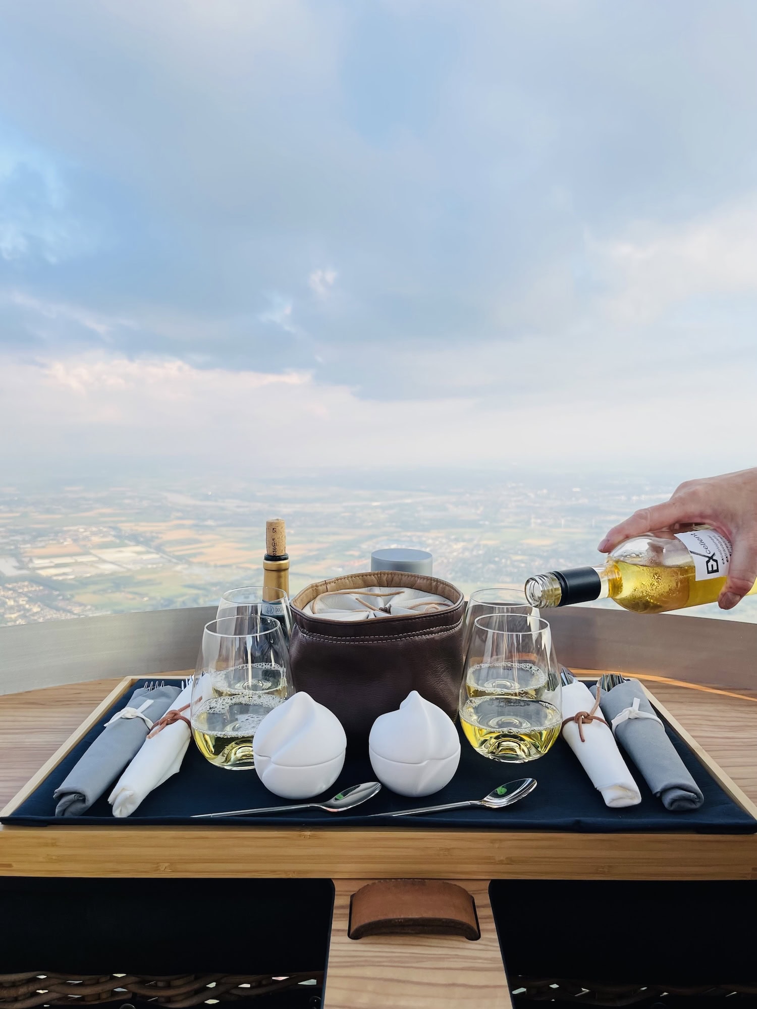 Dinner mit Aussicht im Heißluftballon