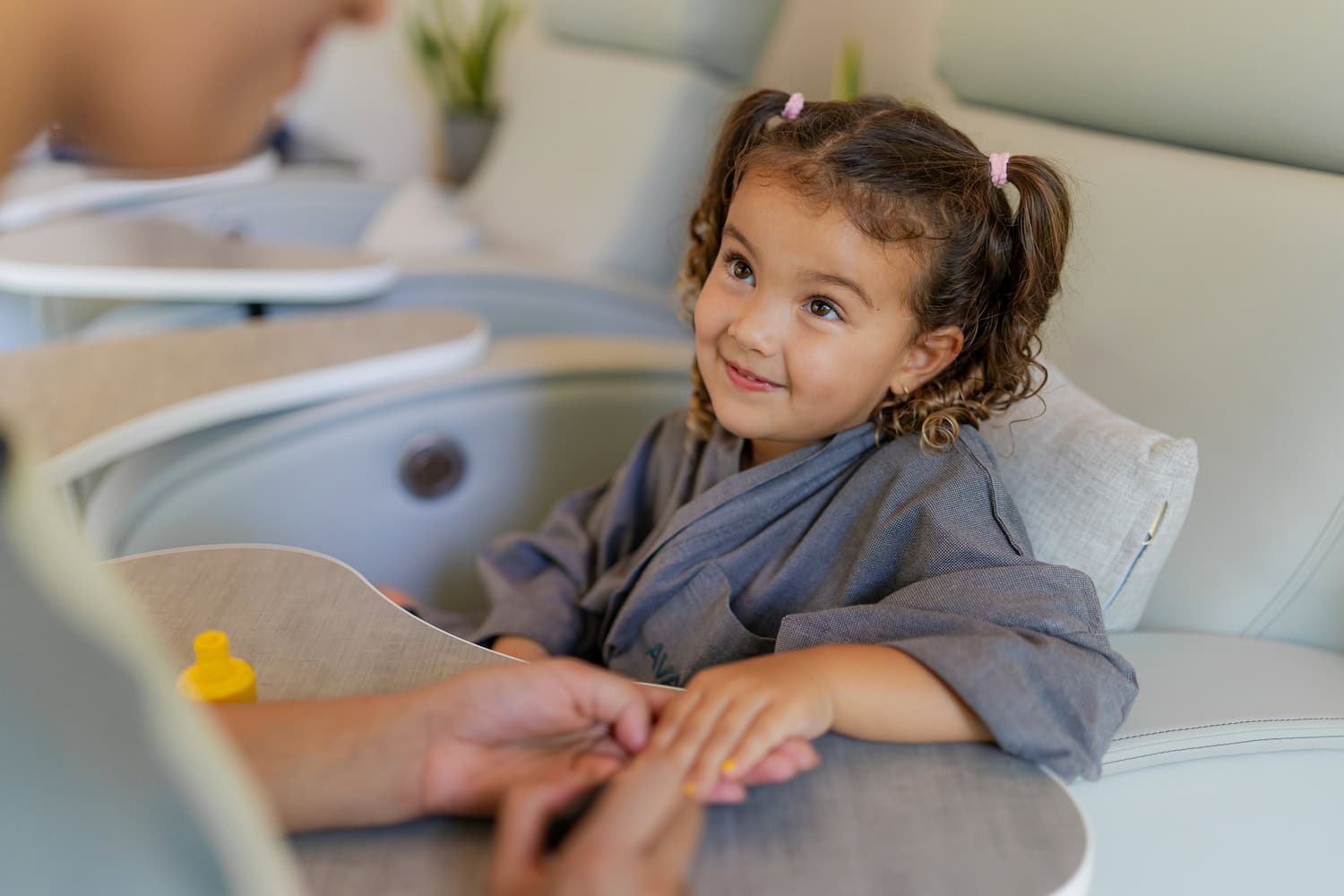Kind beim Urlaub auf den Malediven im Kids Spa