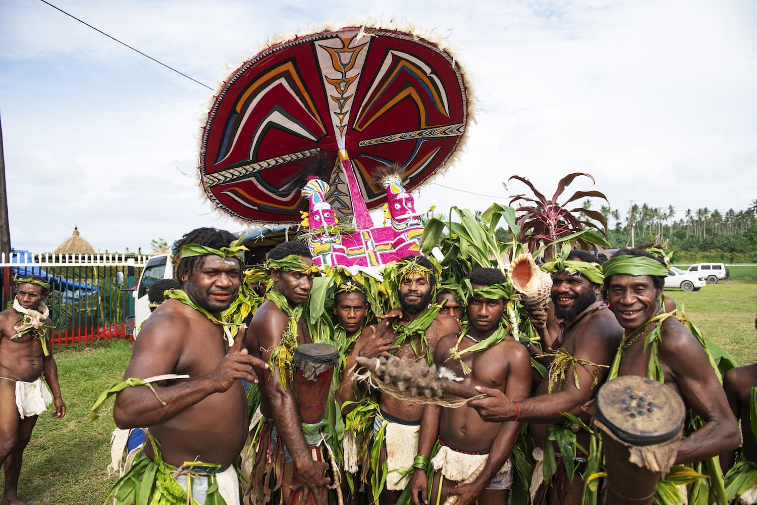 Tänzer beim Maskenfest in Kokopo in Papua-Neuguinea