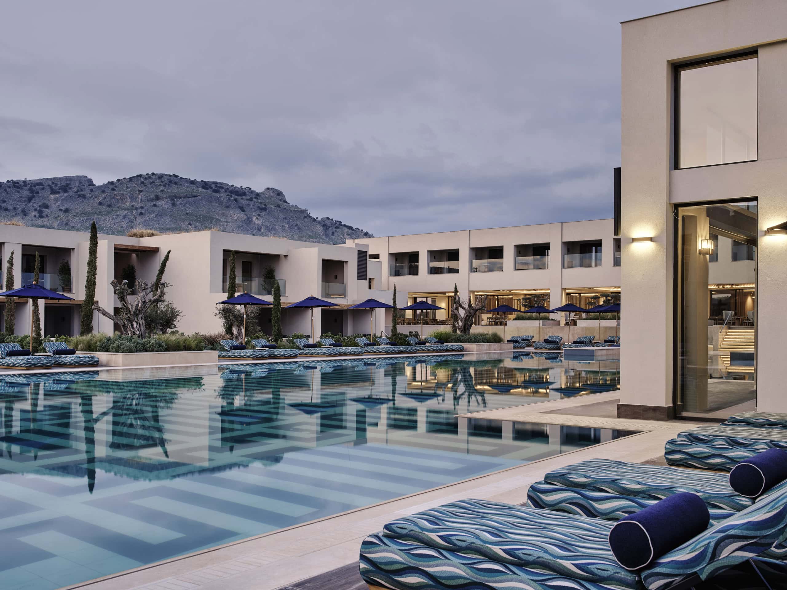 Der Pool des AMOS Rhodes.
