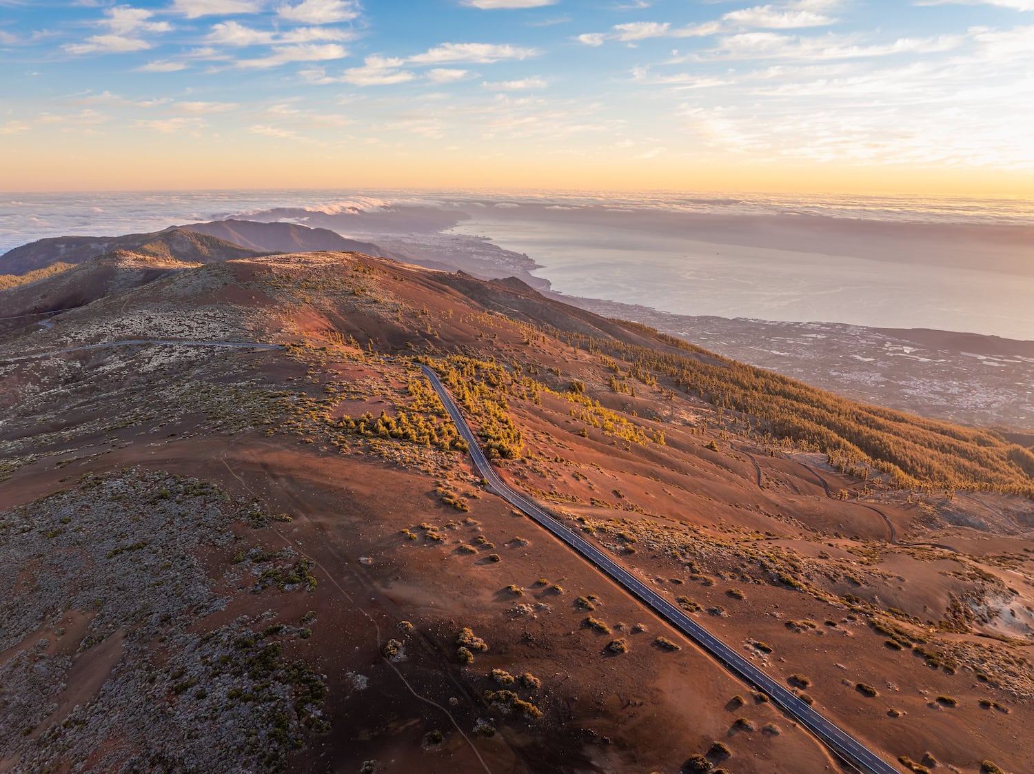 Straße durch den Teide Nationalpark auf Teneriffa