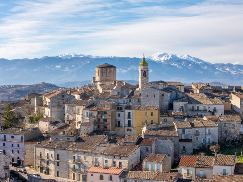 Bergstadt Oratino bei Campobasso in Molise, Italien