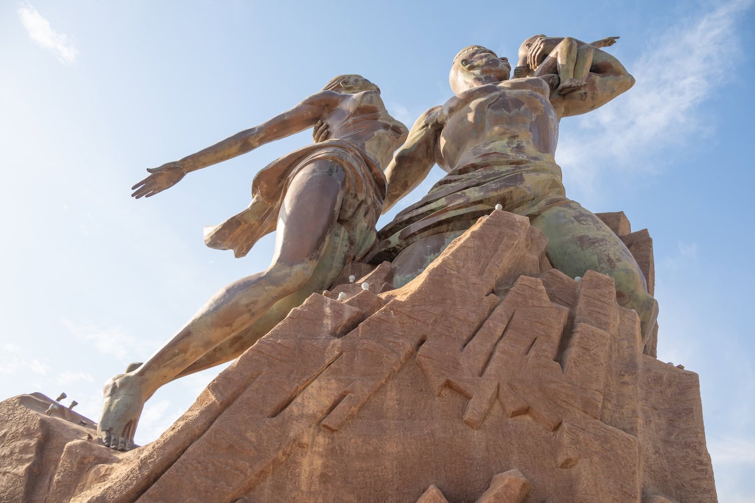Statue von Pierre Goudiaby Atepa in Dakar in Senegal