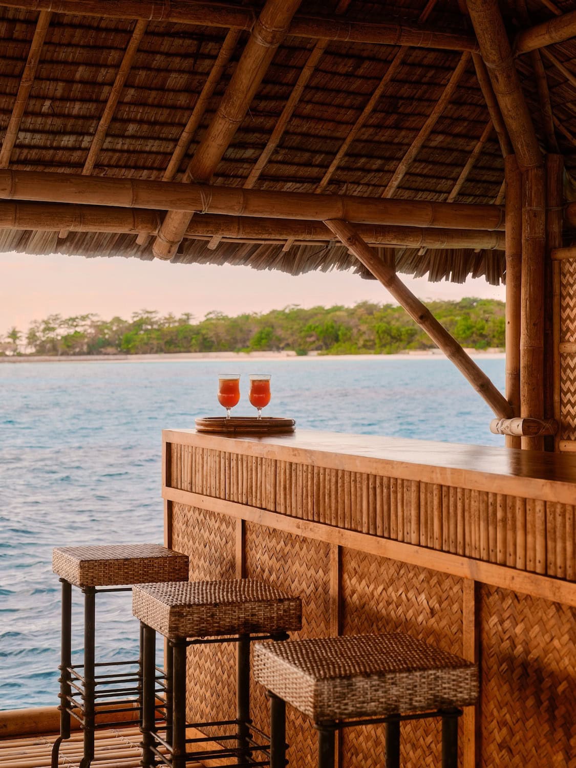 Floating Bar des Amanpulo
