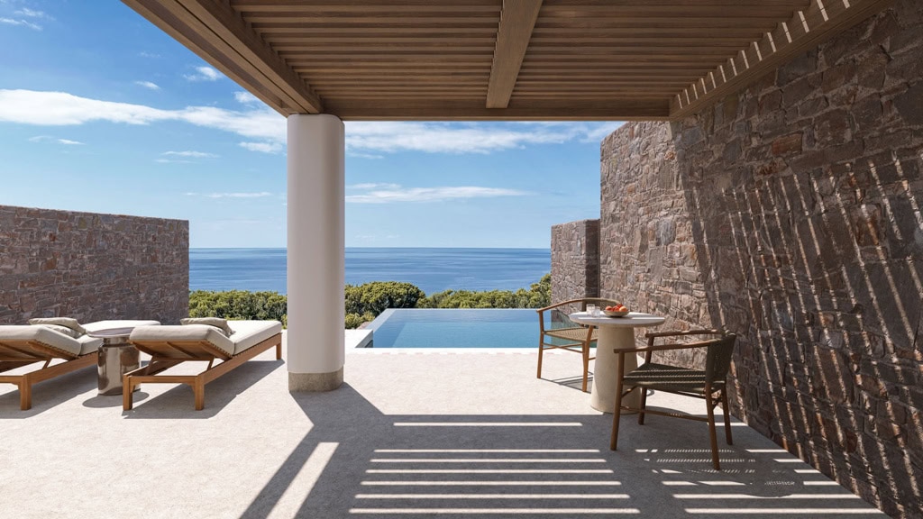 Überdachter Außenpool mit Liegen und Blick aufs Meer im Hotel Erema auf Milos in Griechenland.