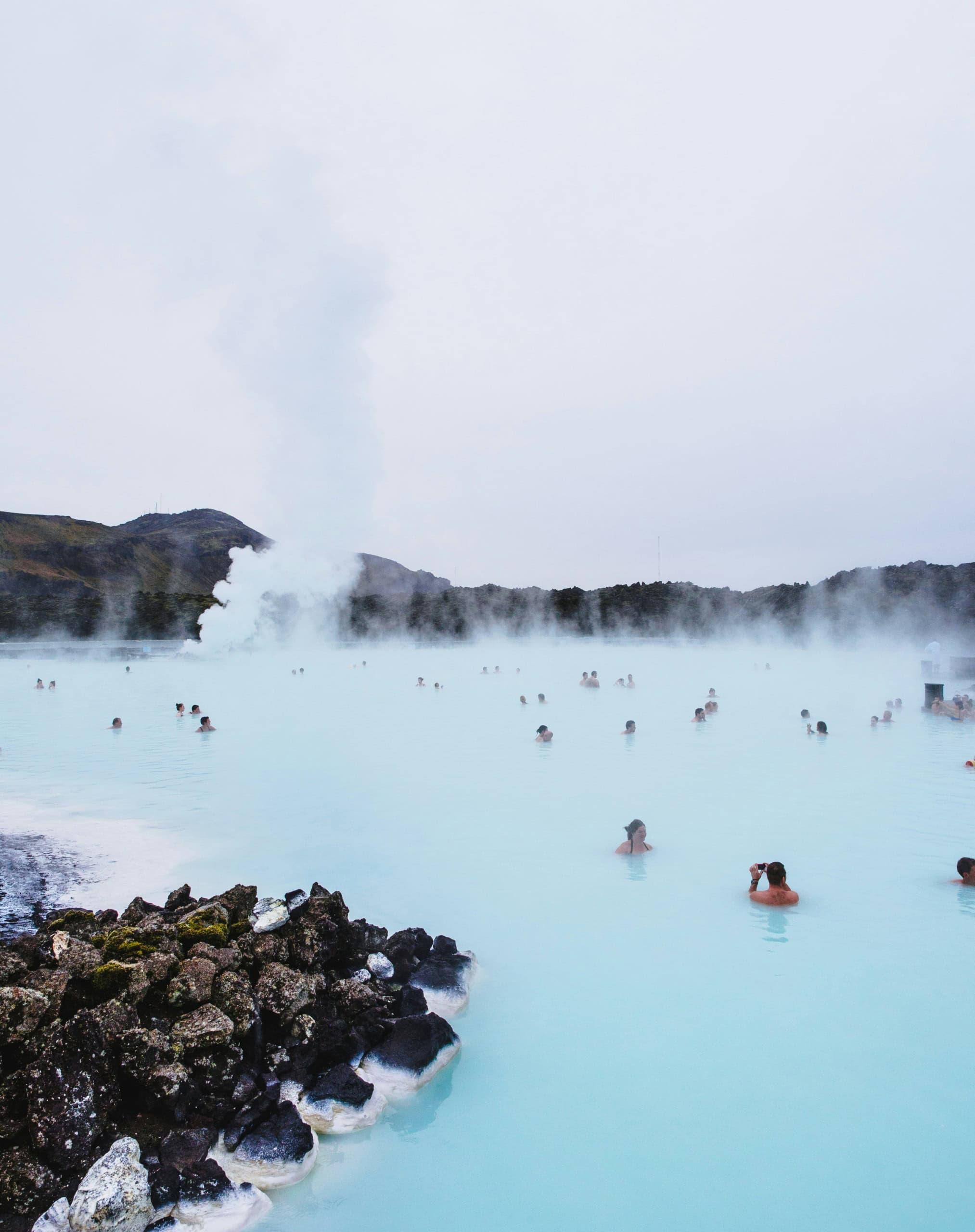 Menschen ind er Blauen Lagune in Island