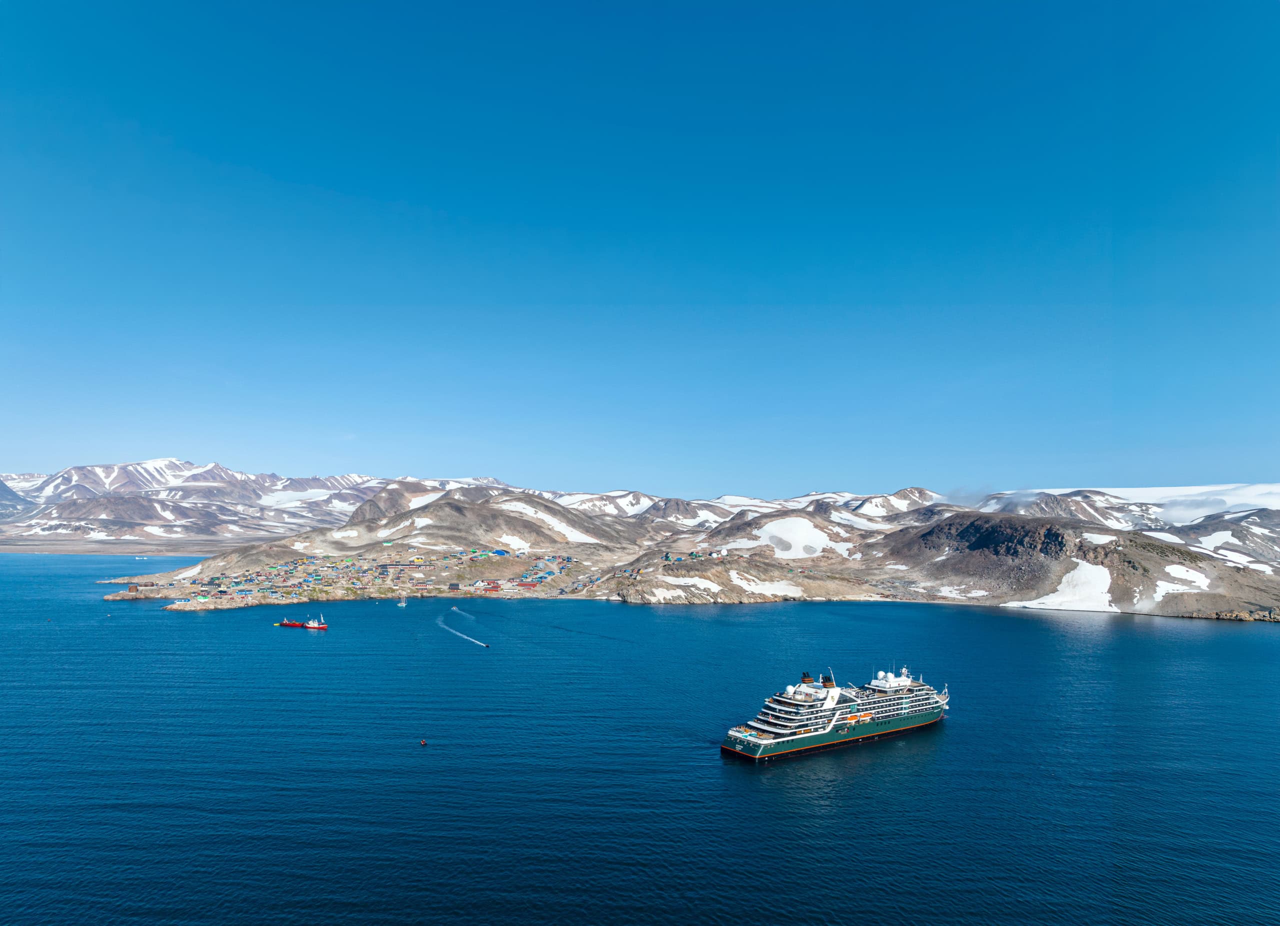 Ein Seabourn-Schiff vor Grönland.