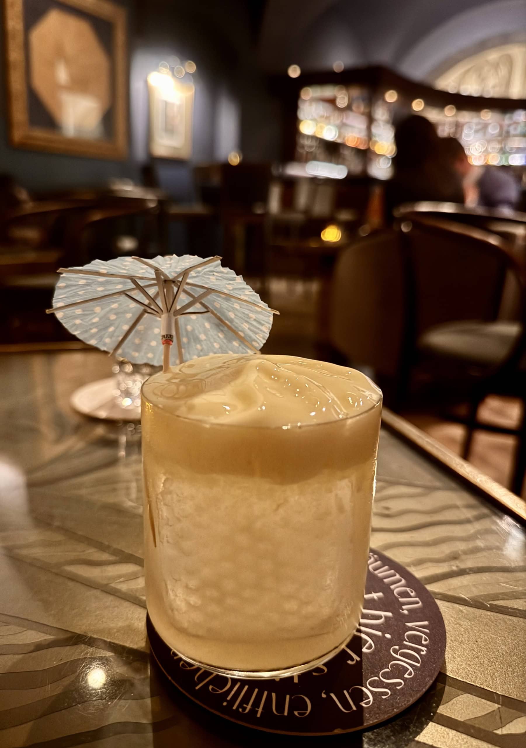 Ein Drink in der Ernst-Fuchs-Bar in Graz.