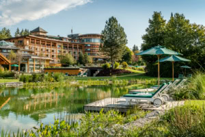Das Sonnenalp Resort von außen.