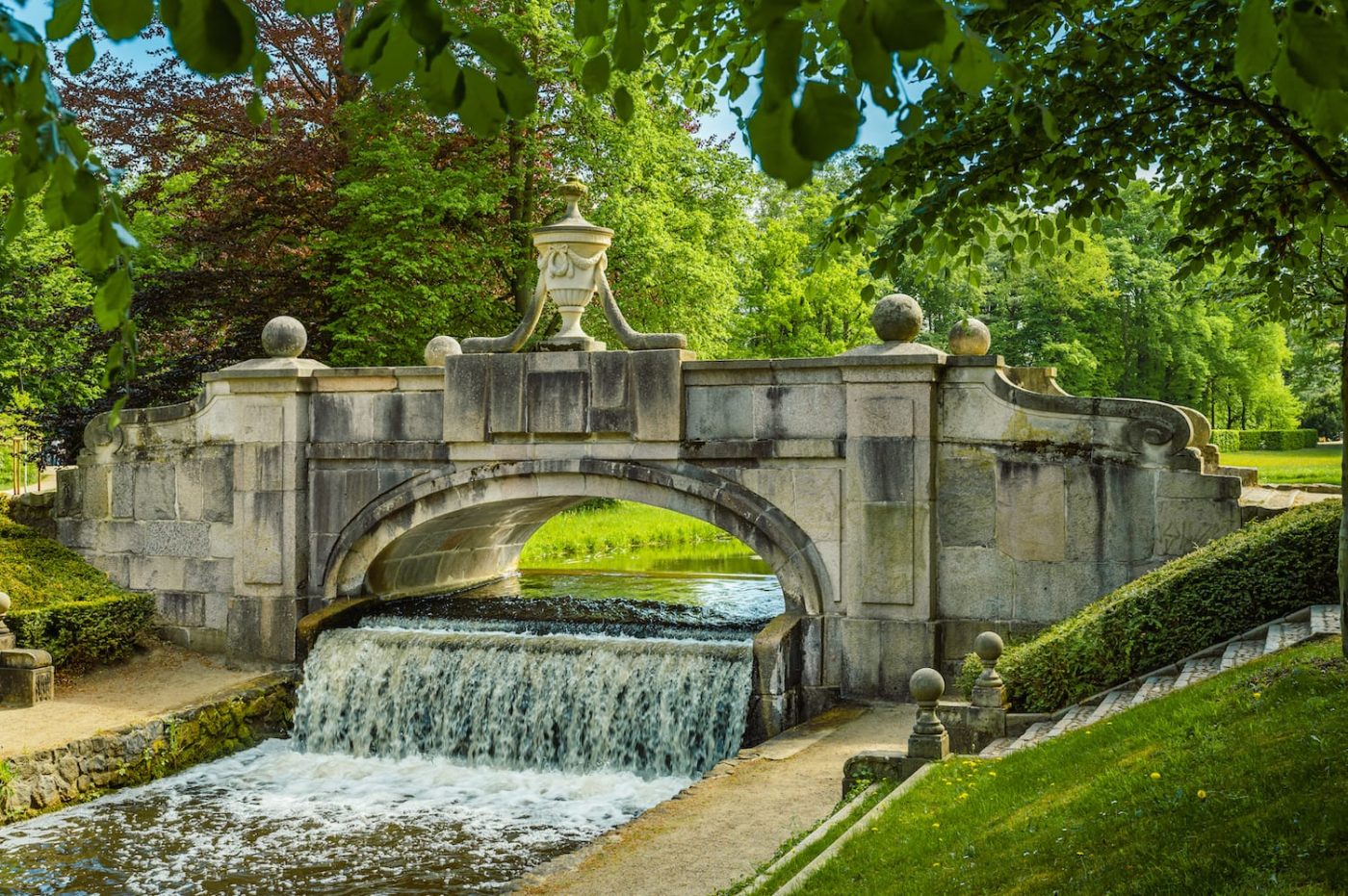 Das ist die Steinerne Brücke am Ludwiglustkanal.